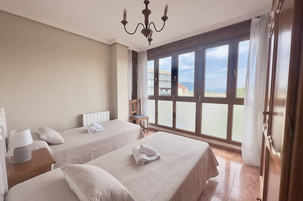 Ganze Wohnung, Apartamento junto a la playa de Ris - Pineda 6401 in Noja, Kantabrische Küste