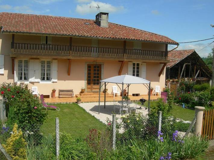 Gîte pour 5 personnes, avec jardin et terrasse à Caumont (Ariège)