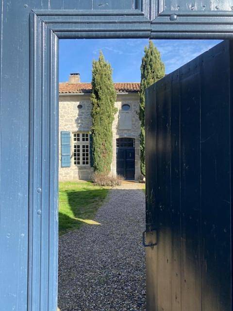Chambre d’hôte pour 2 personnes, avec piscine ainsi que terrasse et jardin