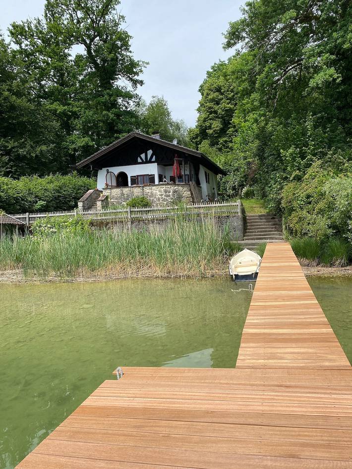 Holiday Home 'Seehaus Simssee' with Private Terrace and Private Garden in Stephanskirchen, Landkreis Rosenheim