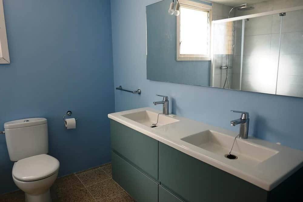 Casa Montse 2 mit Schwimmbad für 2 Häuser und Meerblick in Santa Maria de Llorell, Tossa de Mar