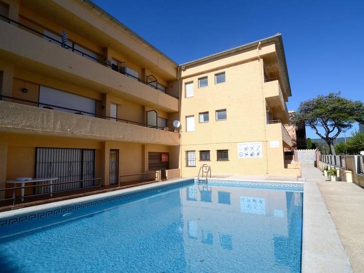 Location de vacances pour 4 personnes, avec Balcon ainsi que Terrasse et Piscine à Els Griells