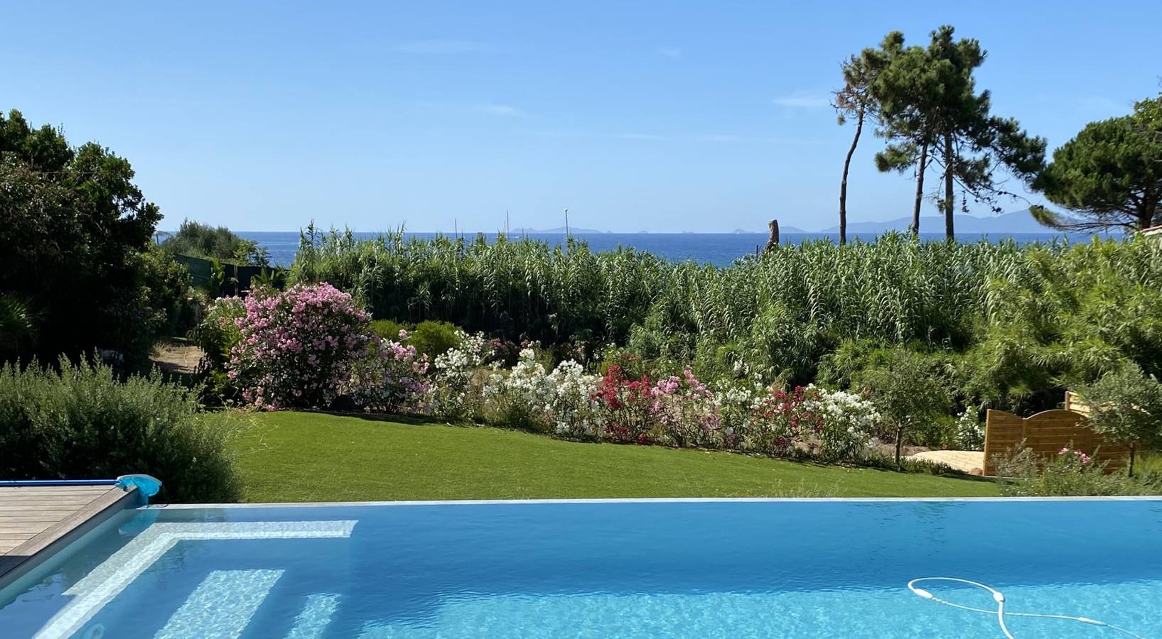 Villa pieds dans l'eau, Golfe d'Ajaccio in Portigliolo, Coti-Chiavari