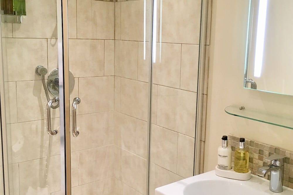 Entire apartment, Delightful, Self-Contained Apartment with easy stroll into Ilkley town centre in Ilkley, West Yorkshire