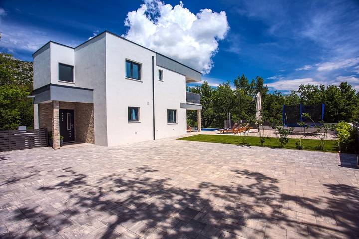 Villa für 10 Personen, mit Sauna und Garten sowie Pool in Split-Dalmatien - 4