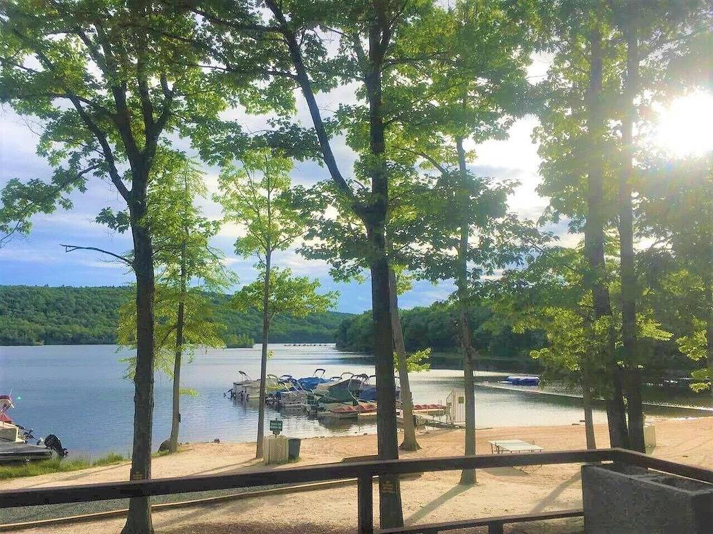 Big Boulder Lake & Ski- Decorated for Xmas- updated unit! in Hickory Run State Park