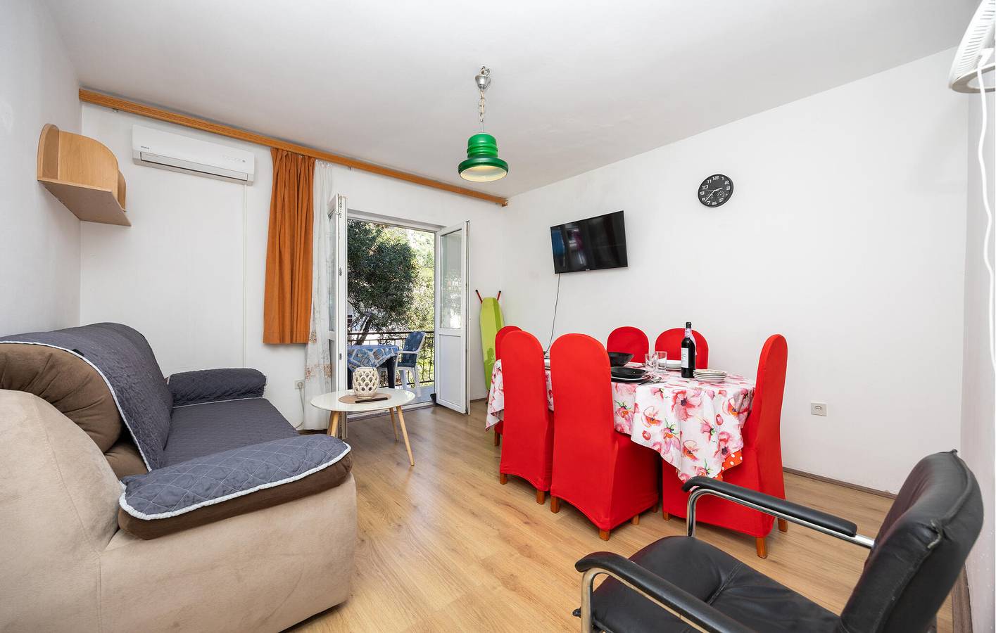 Ganze Ferienwohnung, Ferienwohnung für 5 Personen mit Terrasse in Podaca, Makarska Riviera