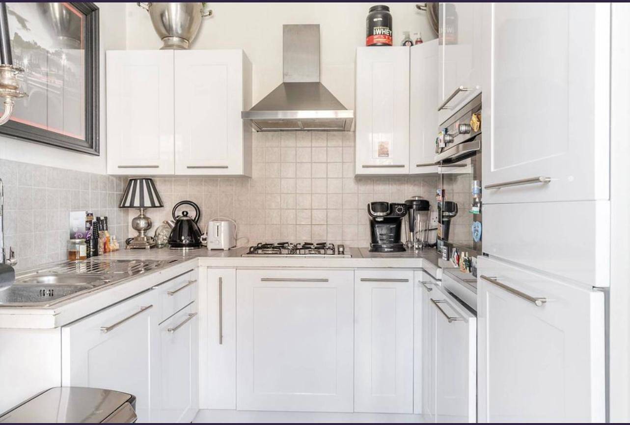 Ganze Ferienwohnung, 2 Bed Flat - Sleeps 4 - Balcony - Wifi in Kensington und Chelsea, London