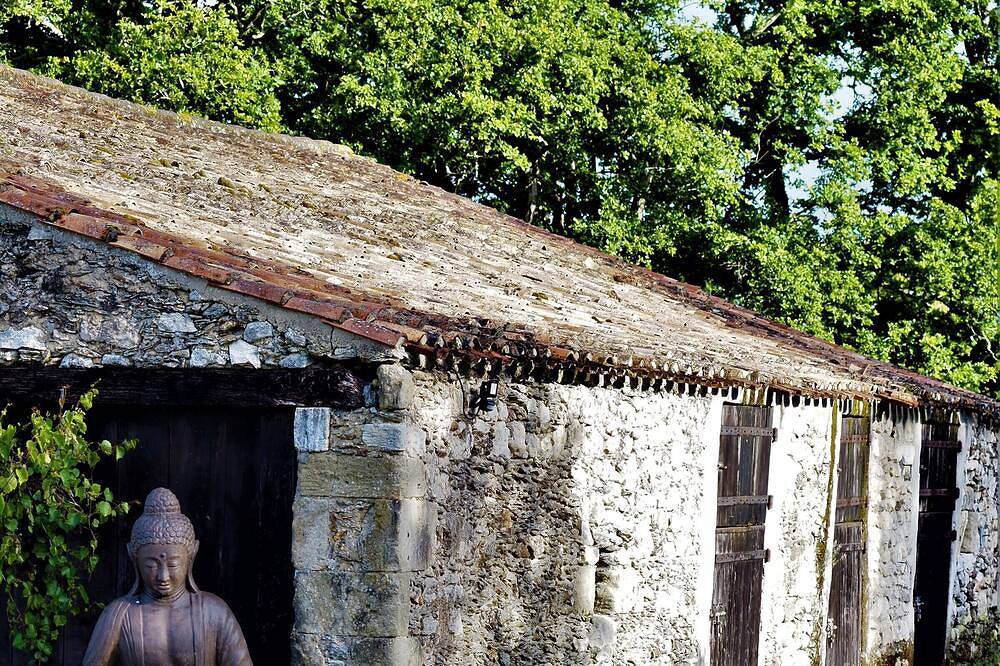 Escapada Relajante: Gîte con Spa Privado en Naturaleza del Marais Breton-Vendéen in Sallertaine, Vandea