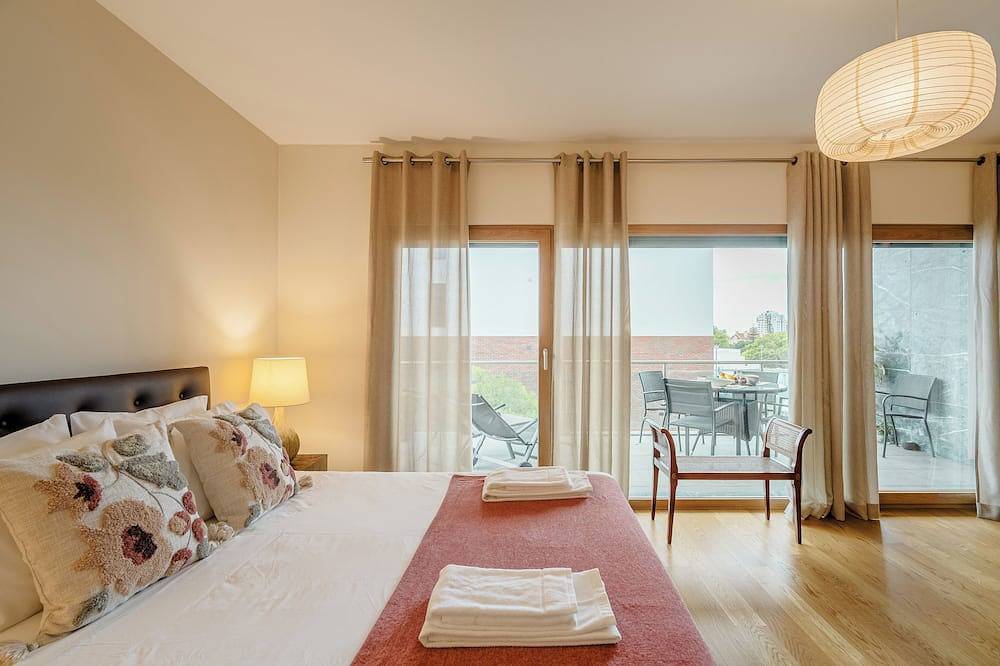 Ganze Wohnung, Tolles Apt. 8 Min. zum Strand historischem Zentrum, 5 pax , Balkone, Garage. in Cascais e Estoril, Costa de Lisboa