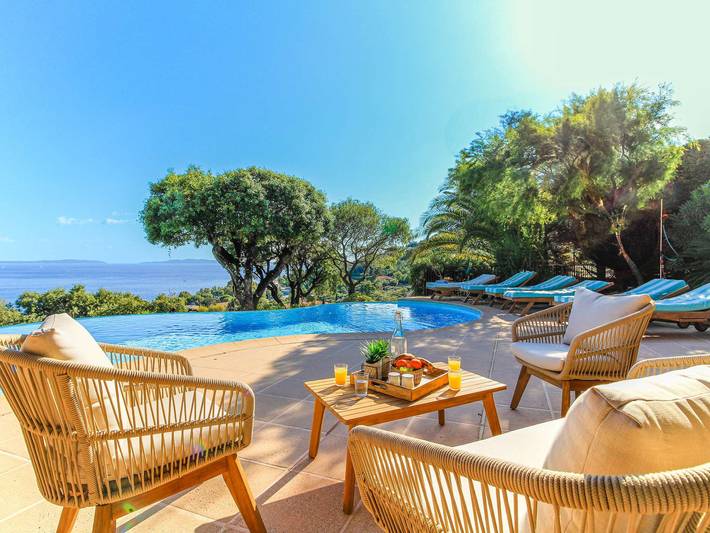 Villa pour 10 personnes, avec jardin dans Le Lavandou
