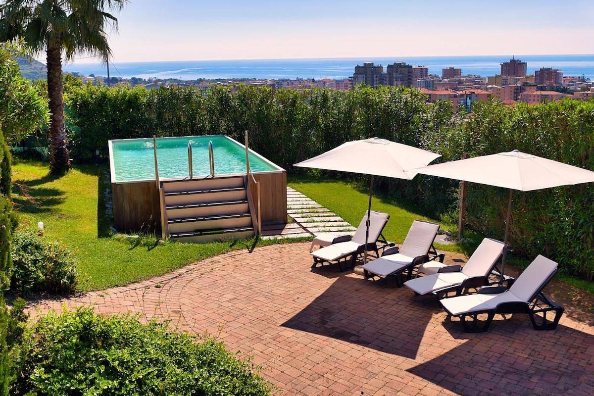 Villa Sabrina with Sea View, Pool, Parking-Verelite in Taggia (City), Taggia