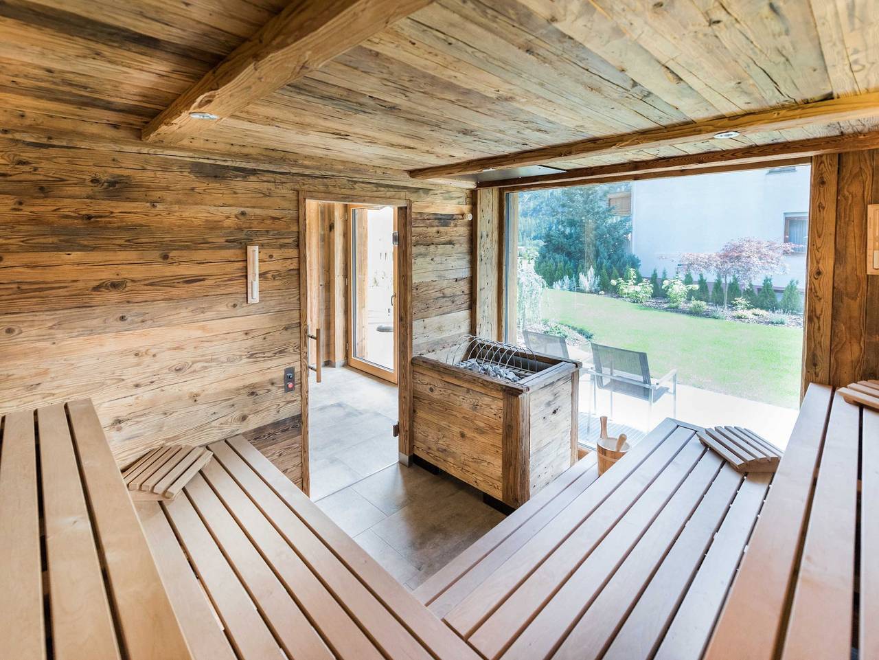 Ganze Ferienwohnung, Pepi's Suites Lechtal Apartments - Typ 5 - 2 Schlafzimmer 1 Stockbett & 1 Doppelbett, 4-6 Pax in Holzgau, Allgäuer Alpen (Österreich)