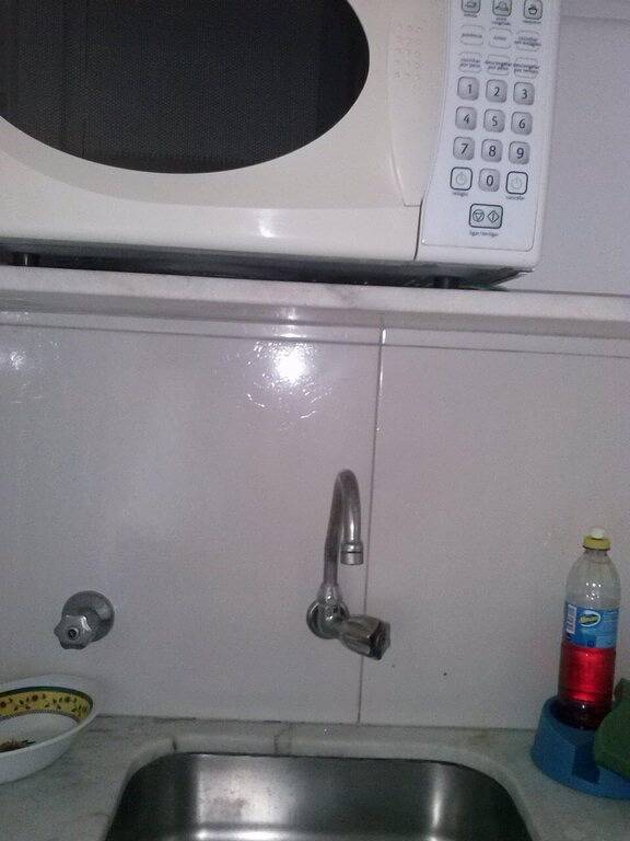 Ganze Wohnung, Charmantes Kitnet, ideal für Paare, 100 Meter vom Strand in Pitangueiras entfernt in Guarujá, Baixada Santista