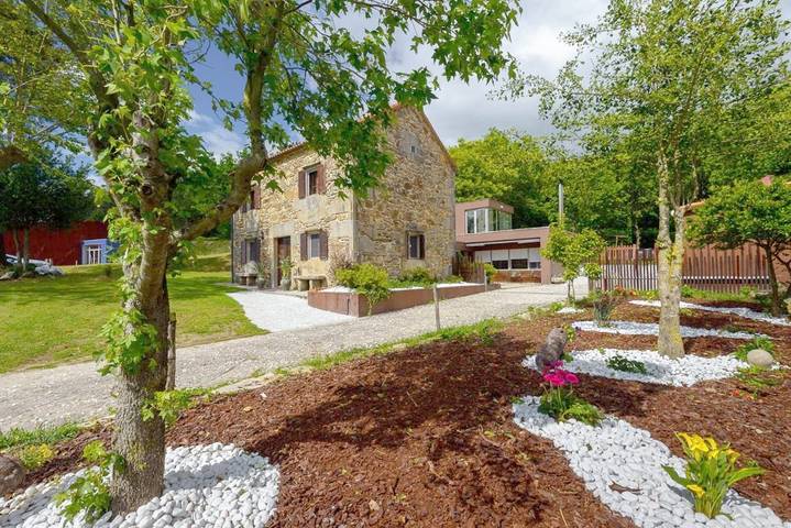 Casa de vacaciones para 14 personas, con vistas además de piscina y jardín - 1