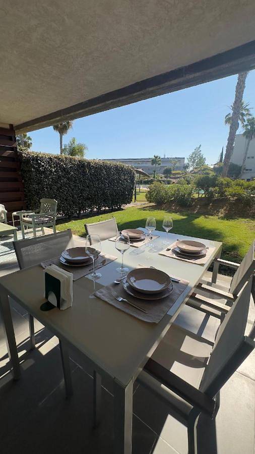 Apartamento para 4 personas, con jardín y piscina además de terraza y vistas en El Rompido