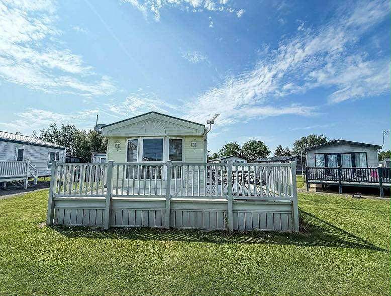 Golden Sunset 2 Bedroom Caravan Pets stay Free in Hunstanton, Norfolk Coast