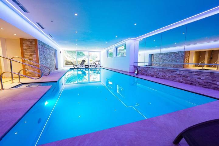 Hotel für 4 Personen, mit Terrasse und Garten sowie Pool und Sauna in Mutters