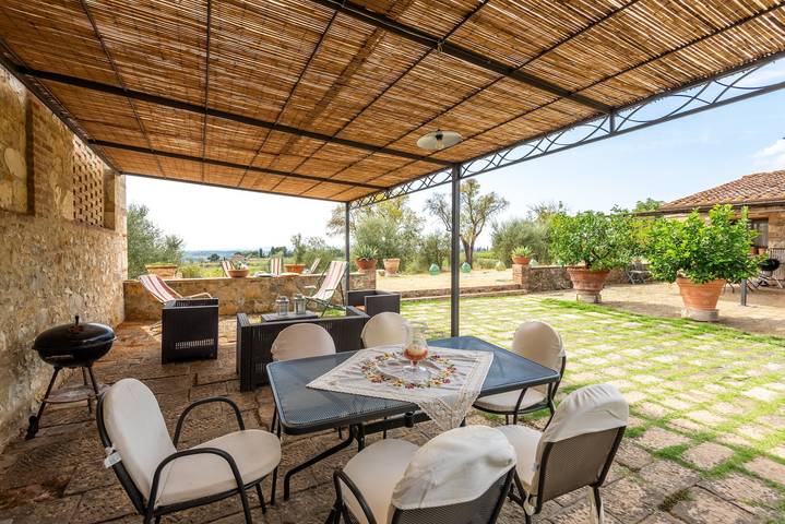 Casa vacanze 'Fienile' con piscina condivisa, giardino condiviso e Wi-Fi in Castelnuovo Berardenga (Comune), Chianti