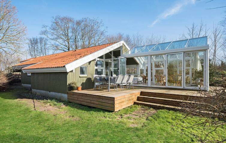 Ferienhaus für 4 Personen, mit Terrasse und Garten sowie Ausblick in Mesinge