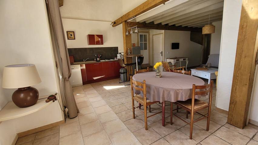 Gîte pour 4 personnes, avec piscine ainsi que jardin et terrasse à Rousson - 4