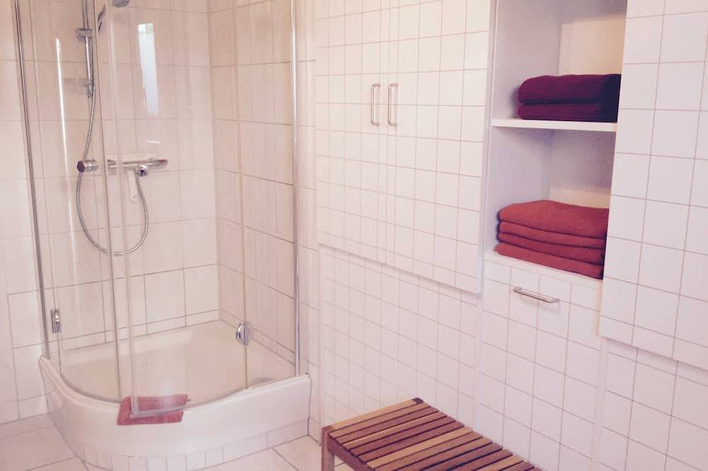 Geheel appartement, Irene Kindsvater - gedeelde kamer met toilet en douche in Europa-Park, Rust