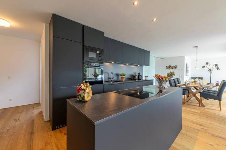 Ferienwohnung für 6 Personen, mit Balkon und Terrasse sowie Ausblick und Seeblick in Lochau - 4