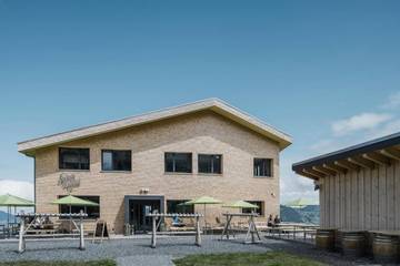 Hôtel pour 6 personnes, avec terrasse et vue, animaux acceptés dans Stoos