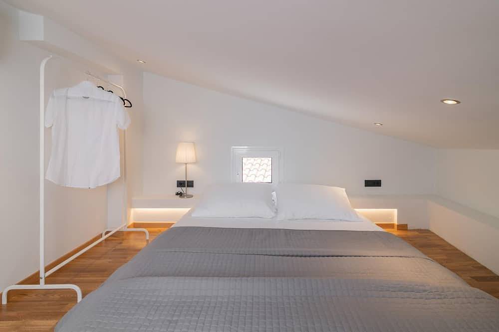 Ganze Wohnung, Minimal Loft with Sea View over Zakynthos Harbor! in Zakynthos Stadt, Zakynthos