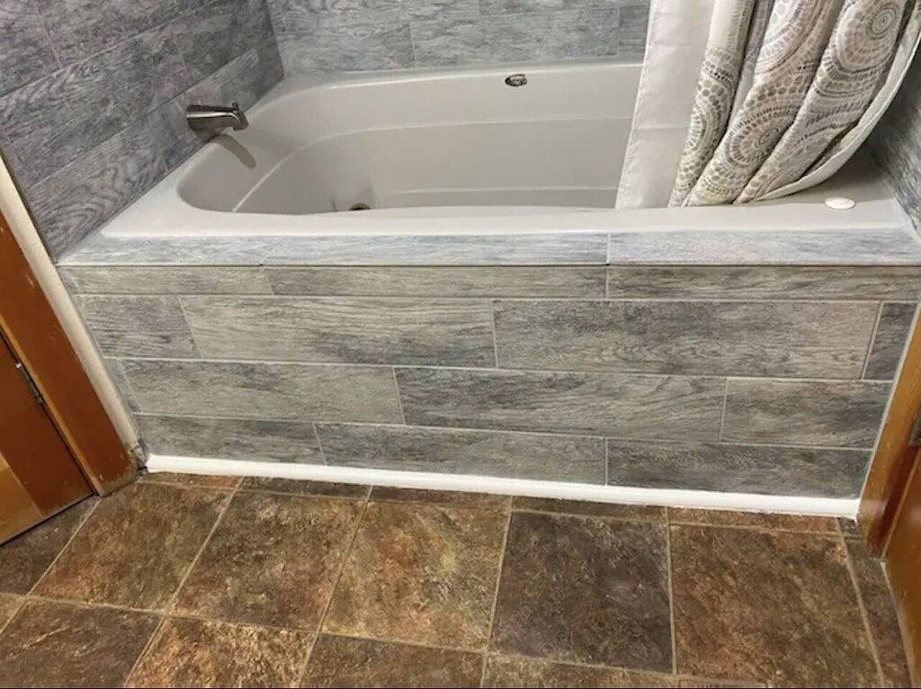 Chalet w/ River Access, Hot Tub, Game Room, Deck in Welches, Mount Hood