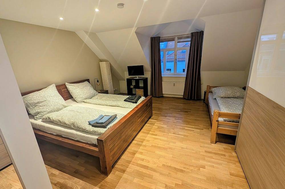 Apartamento entero, Spacious 3-bedroom maisonette apartment above Leipzig centre with stunning views in Leipzig Mitte, Leipzig