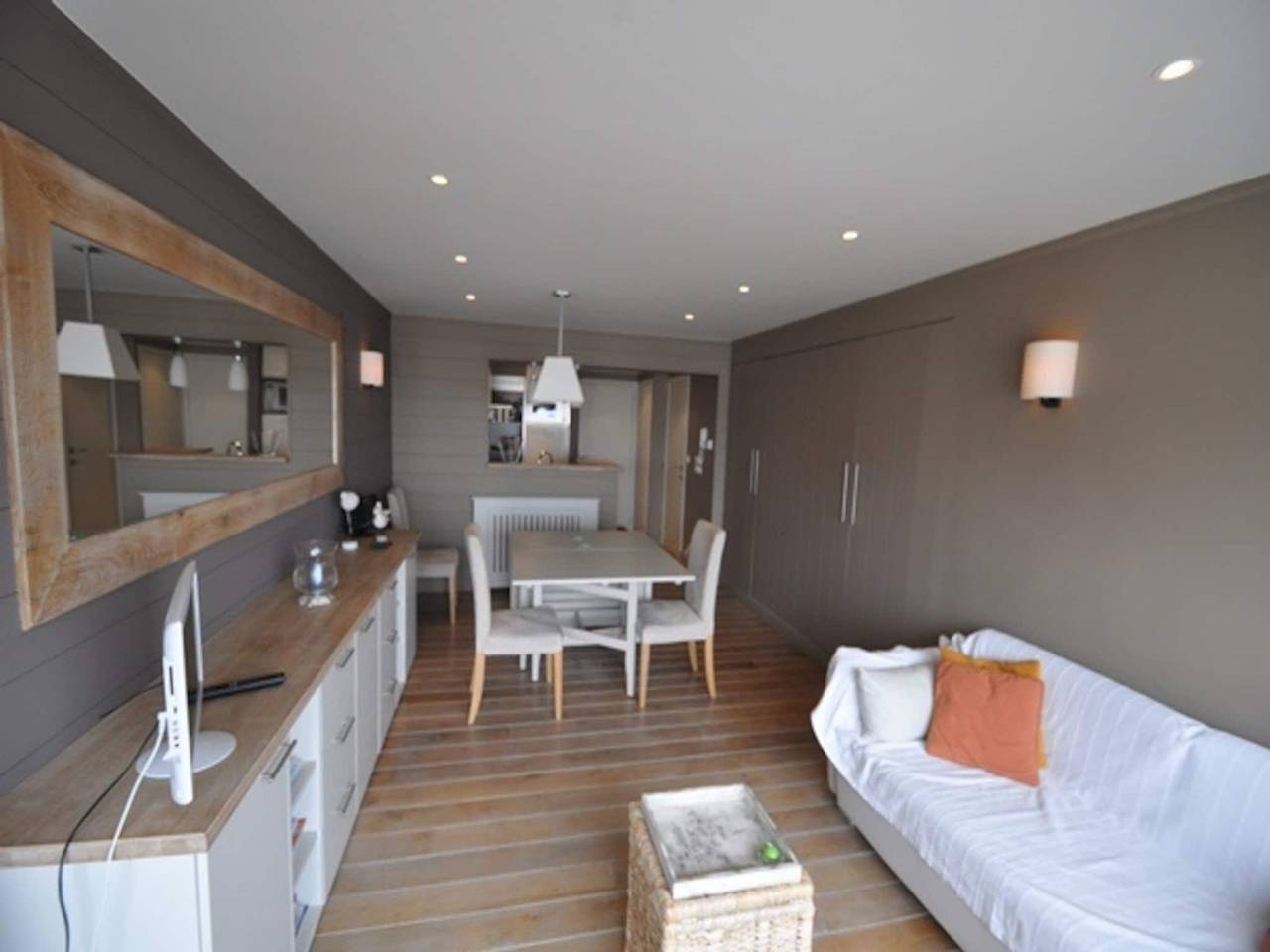 Geheel appartement, Duinbergen Stay by the Sea in Duinbergen, Knokke-Heist