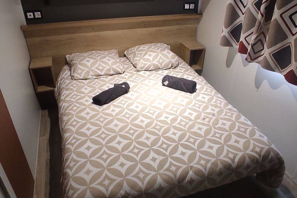 Mobil-home confortable et lumineux pour des vacances réussies in Saint-Hubert-des-Biards, Région de Bayeux