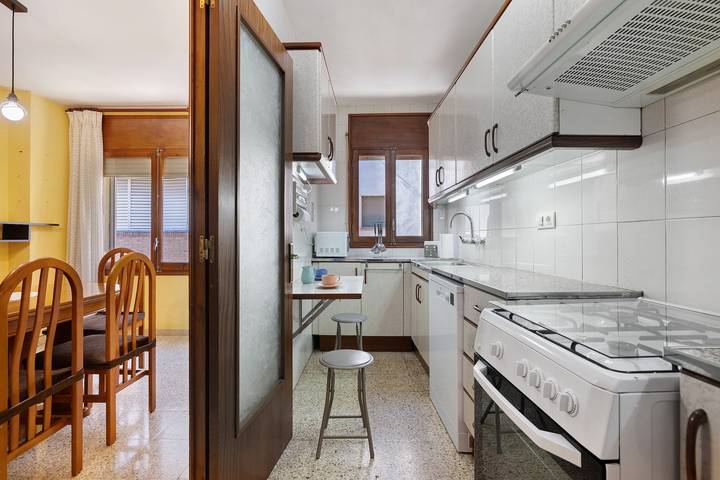 Hel lejlighed, Apartment 'Can Molone' with Wi-Fi in Cornudella de Montsant, Montsant DO