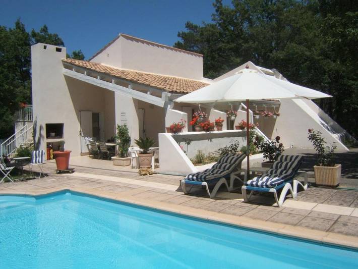 Location de vacances pour 2 personnes, avec vue ainsi que piscine et jardin à Plan-d'Aups-Sainte-Baume - 3