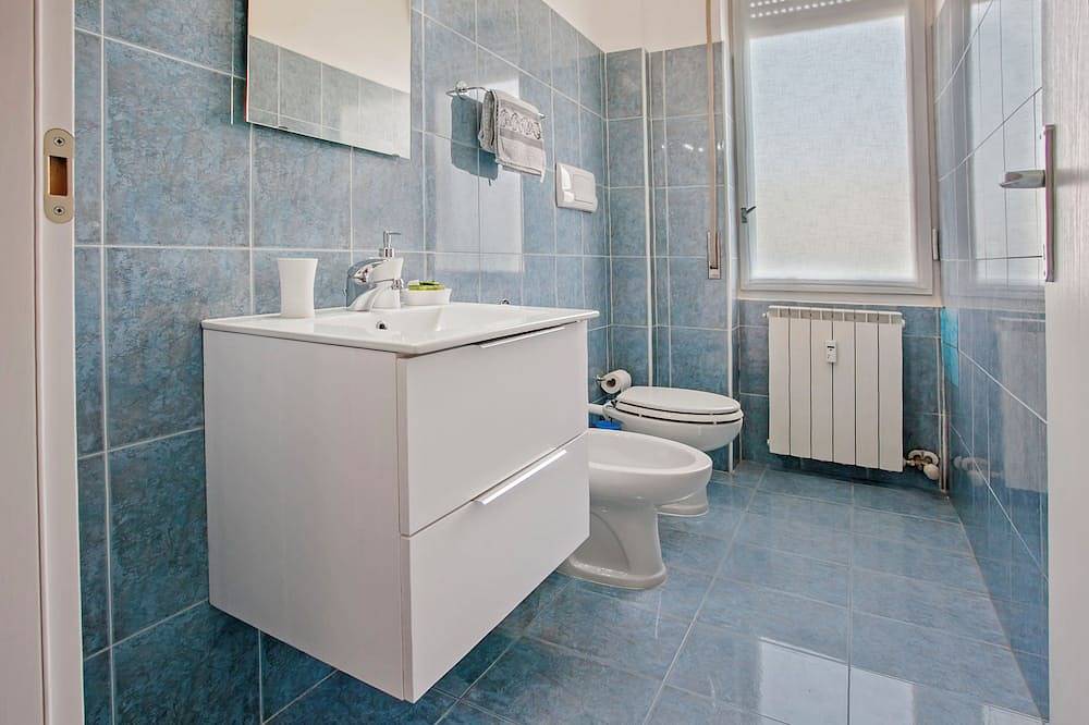 Entire apartment, Central Quiet Flat Free Parking in Bergamo, Bergamo Province