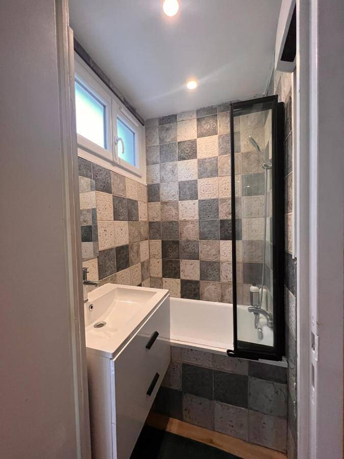 Gîte pour 4 personnes, animaux acceptés à Saint-Julien-les-Villas - 2