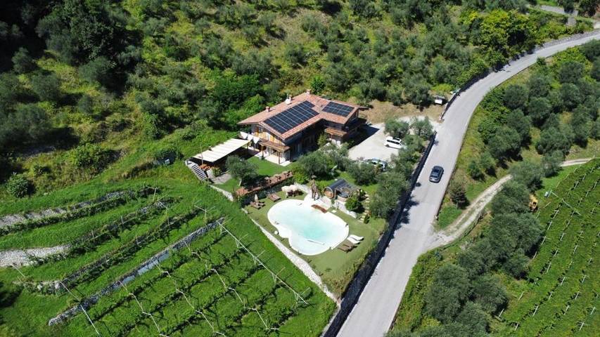Agriturismo per 2 persone, con Balcone e Terrazza nonché Idromassaggio e Giardino ad Arco