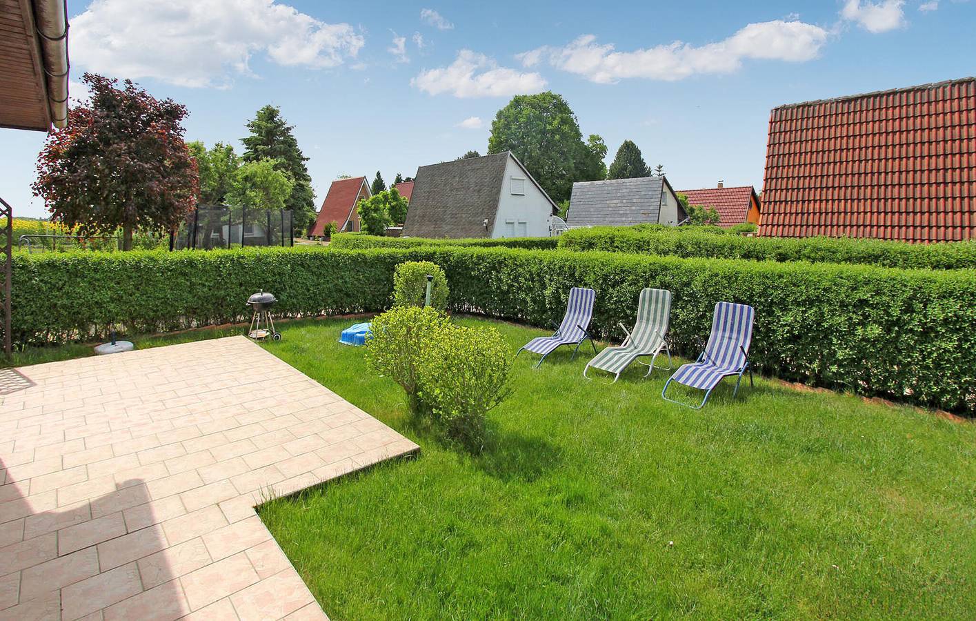 Rückzugsort am See: Gemütliches Apartment mit Terrasse und Parkplatz in Zettemin, Müritz