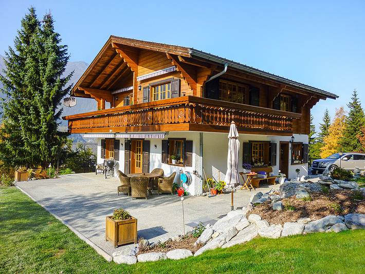 Ferienhaus für 8 Personen, mit Balkon und Terrasse sowie Garten und Sauna in Grächen