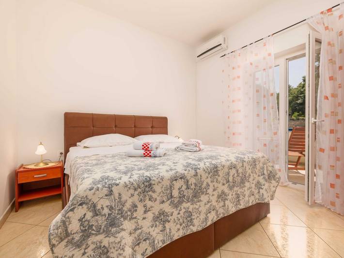 Ferienwohnung für 2 Personen, mit Garten und Pool