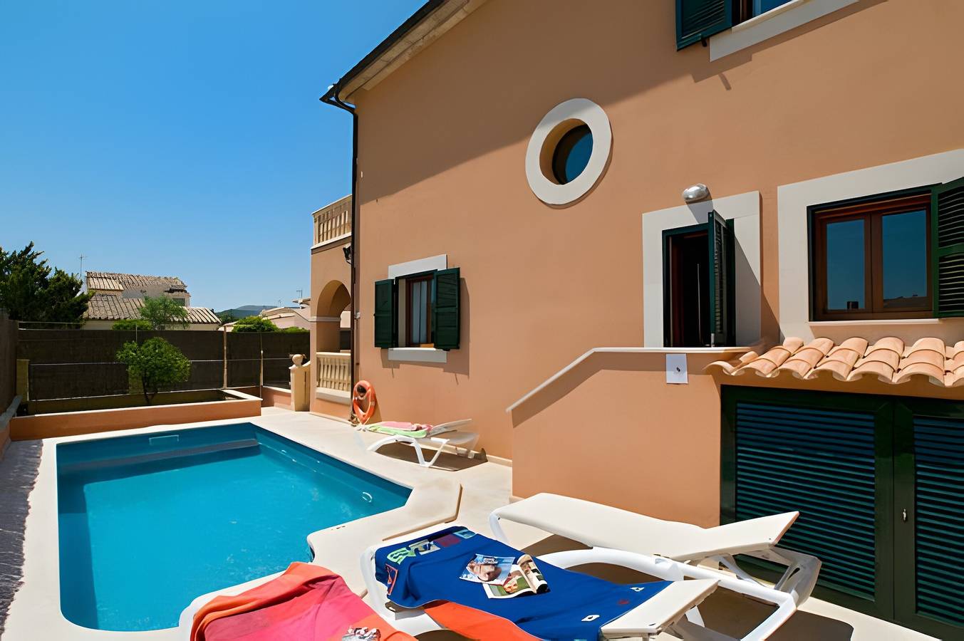 Villa „2026 Sonnenfinsternis Plus Pool“ mit Bergblick, Wlan und Klimaanlage in Alcúdia, Mallorcas Küste