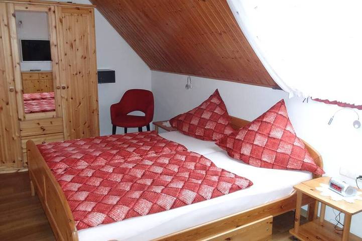 Ferienwohnung für 4 Personen, mit Balkon und Garten in Waischenfeld - 2