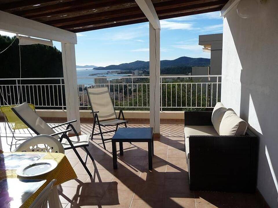 Studio entier, Studio Amiradou avec large terrasse vue mer au Lavandou in Le Lavandou, Région de Toulon