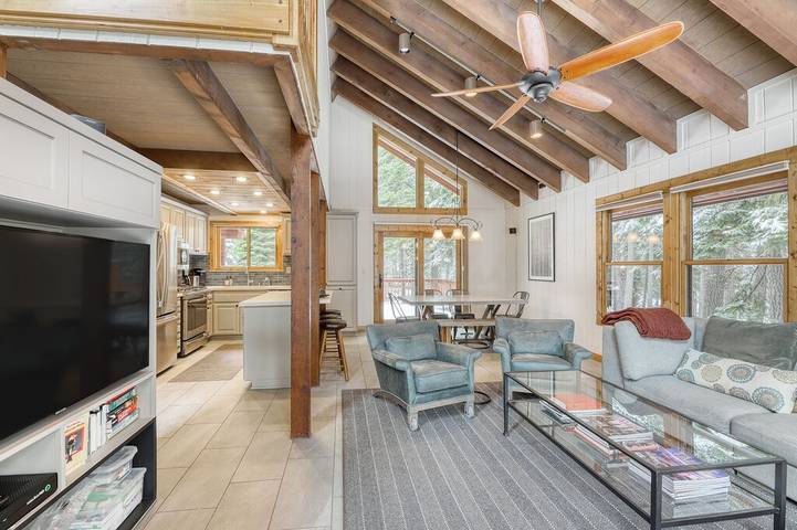 Vacation rental for 8 people, with terrace and sauna as well as hot tub and pool in Donner Lake