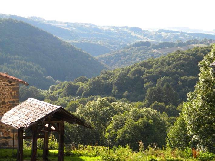 Location de vacances pour 12 personnes, avec terrasse, animaux acceptés à Ferrières-sur-Sichon