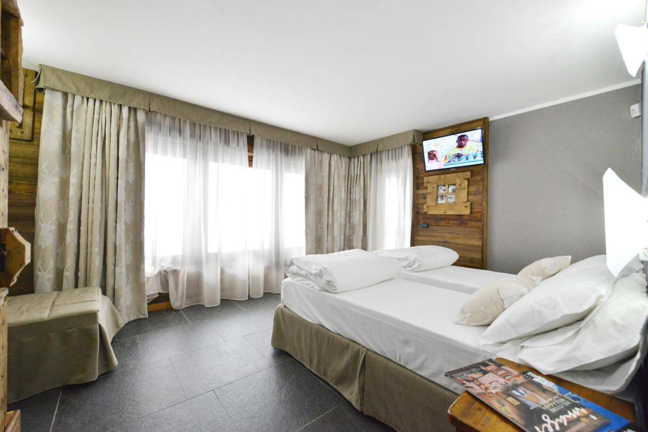 M4478 Mollino Rooms in Cervinia, Valtournenche