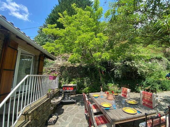Location de vacances pour 6 personnes, avec terrasse et jardin, animaux acceptés à Chirols - 2