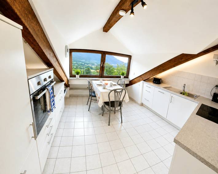 Ganze Ferienwohnung, Haus Franziska - Ferienwohnung 60qm, 1 Schlafzimmer, max.2 Personen in Bad Urach, Albsteig Etappe 9