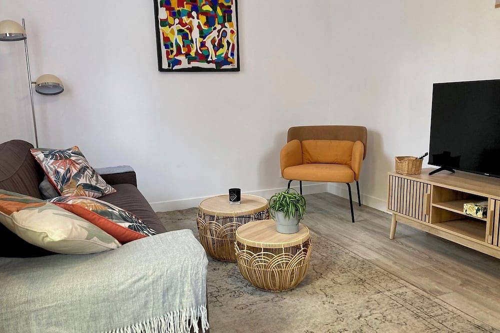 Town house in Enghien les Bains (with its casino) 10mn from Paris by train. in Enghien-les-Bains, Valle del Oise
